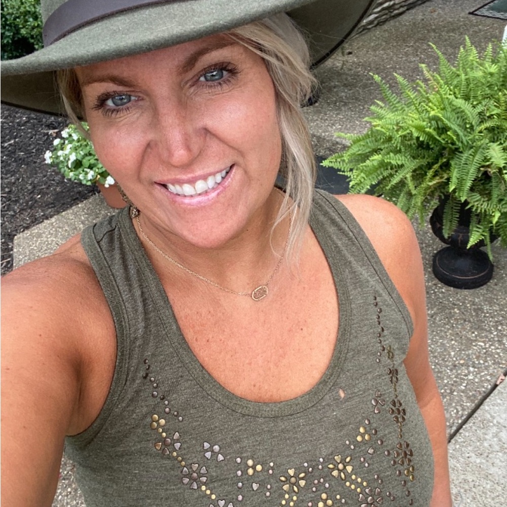 Meet your Posher, Mindi